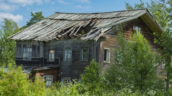 Cottage Demolition in Lincoln