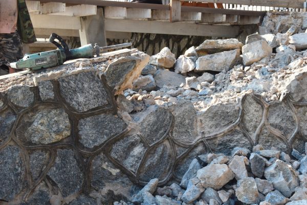 Retaining Wall Demolition in Lincoln